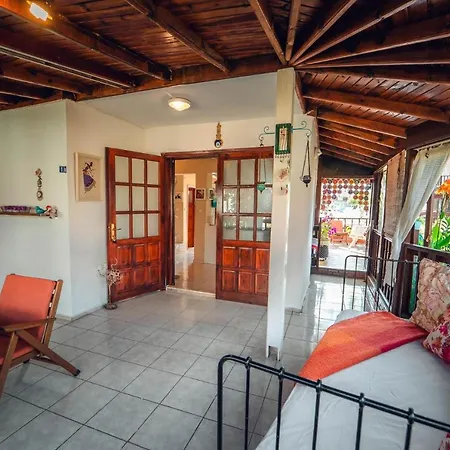 Lejlighed Charming Duplex With Pool And Spacious Balcony In